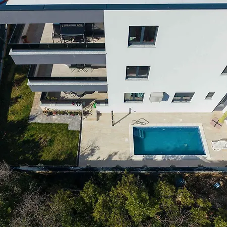 Waterfront In Krk-insel Krk 55369 Appartamento